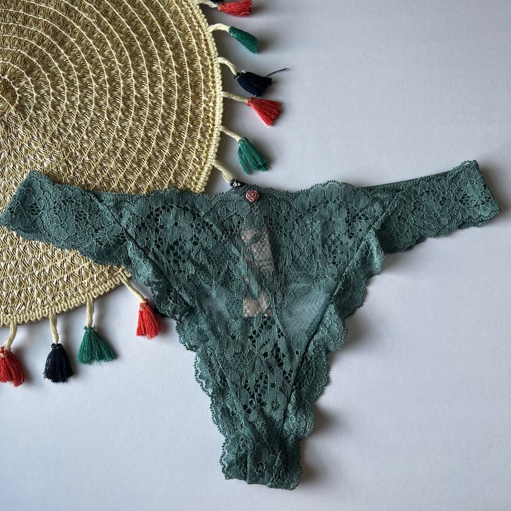 Victoria's Secret Dream Angels Lace Thong Panty Arctic Green Large NEW - Picture 1 of 3